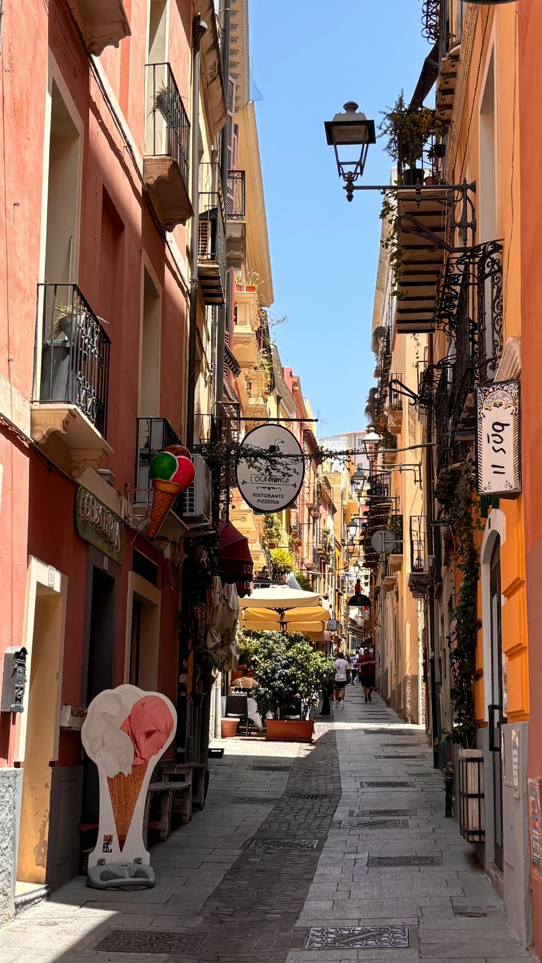 Romantic trip to Barcelona, Spain for 2 people over 7 days – $2000 total