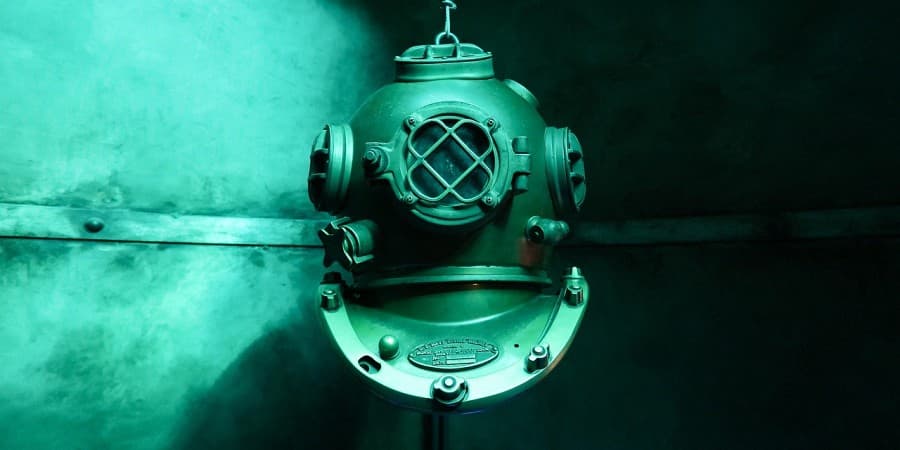 Diving at the Pearl of Bahrain